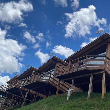 Chacrinha Pousada E Restaurante Chale Tucano Caldas  Bagian luar foto