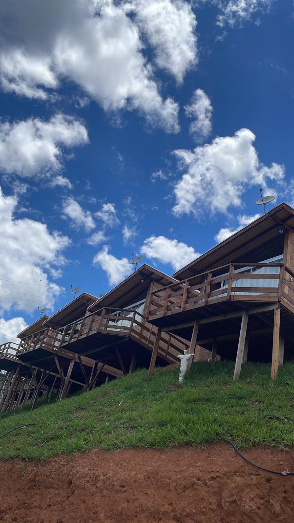 Chacrinha Pousada E Restaurante Chale Tucano Caldas  Bagian luar foto